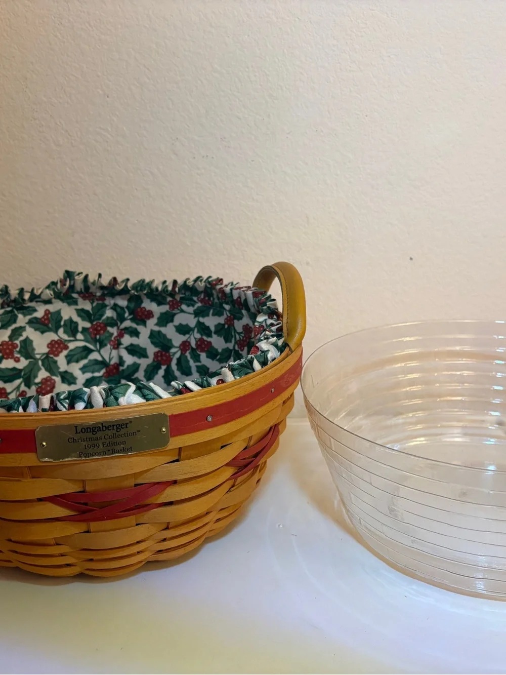 Vintage Longaberger 1999 Christmas Collection Popcorn Basket, Holly Berry Liner